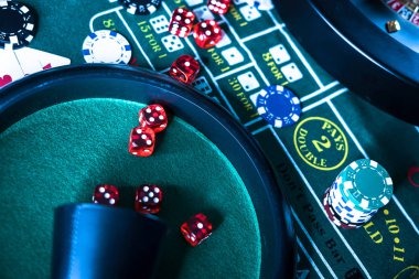 Free spin bonus feature activation